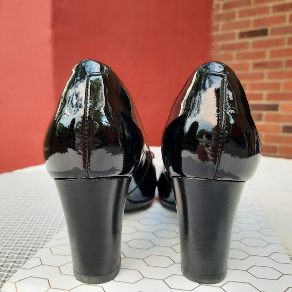 Clarks Avelyn Soul Patent Bow Leather Heels Closed Toe Pumps Black 5 - Picture 6 of 11